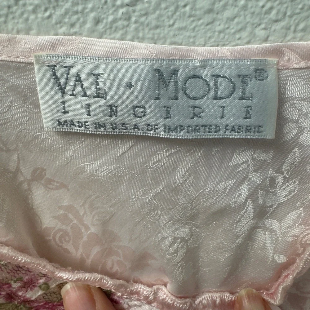 Val Mode Lingerie Nightgown Womens Small Pink Excellent Floral Lace Vintage USA